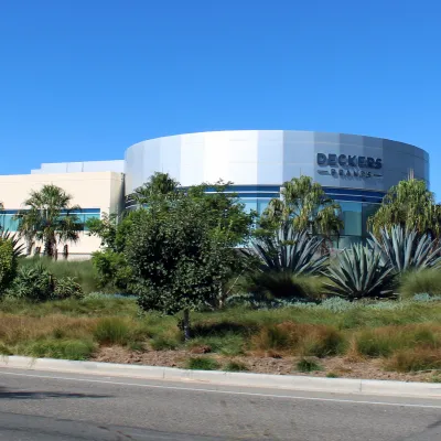 DECKERS OUTDOOR CORP.